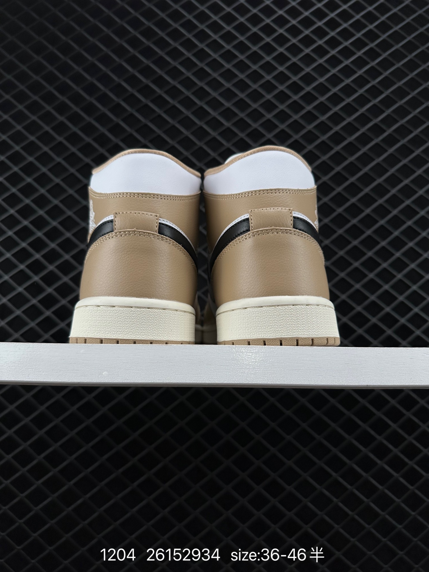 Nike Wmns Air Jordan 1 Mid GS”Light Smoke Grey “